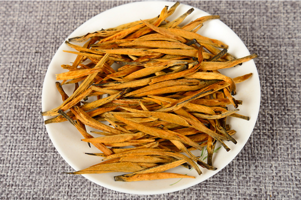 500G Yunnan Fengqing black tea gold needle black tea whole bud straight strip