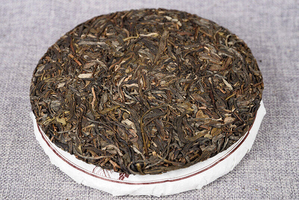 High Quality Yunnan Tea Yiwu 357g Raw Tea Cake 云南茶叶 易武凤凰窝 357克生茶饼