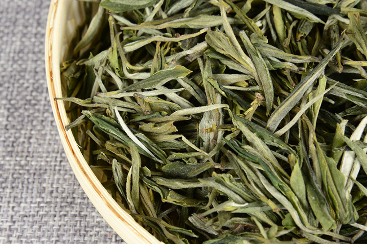 500G Yunnan green needle green tea single bud strong aroma green tea straight