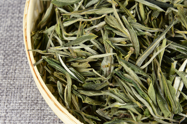 500G Yunnan green needle green tea single bud strong aroma green tea straight