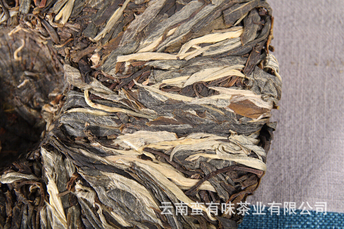 357g Yunnan Pu'er tea leaves Menghai Da Shu tea Putzi tea cake Pu'er raw tea