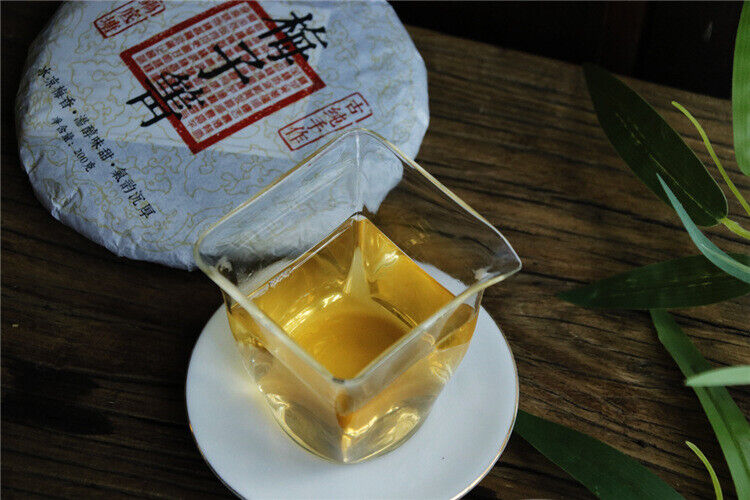 Plum turnip potted pond ancient tree raw tea cake cold plum aroma and deep charm