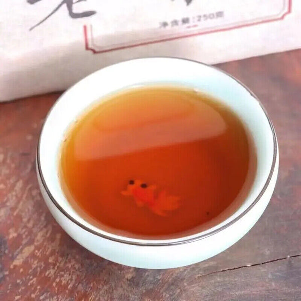 Old Laochatou Yunnan Pu'er Compressed Tea Bulang Mountain Puer Tea Brick 250g