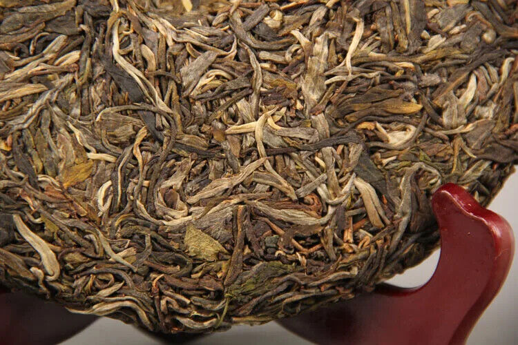 Yunnan Shen Puer Tea Cake Lao Ban Zhang Brand 357 Gram Raw Puerh Loss Weight