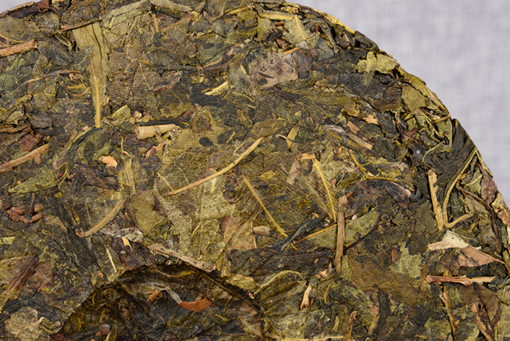 357g Puerh Tea Hundred Year Old Tree Raw Tea Cake Golden Leaf Puerh Tea Cake