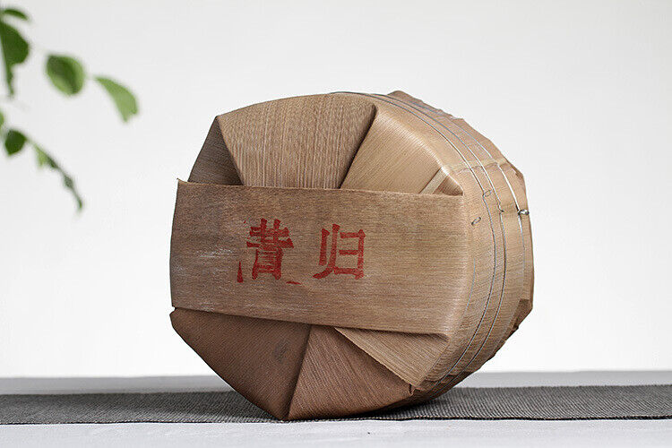 357g Xigui Old Tree Tea Cake Bright Front Spring Tea Yunnan Puerh Tea