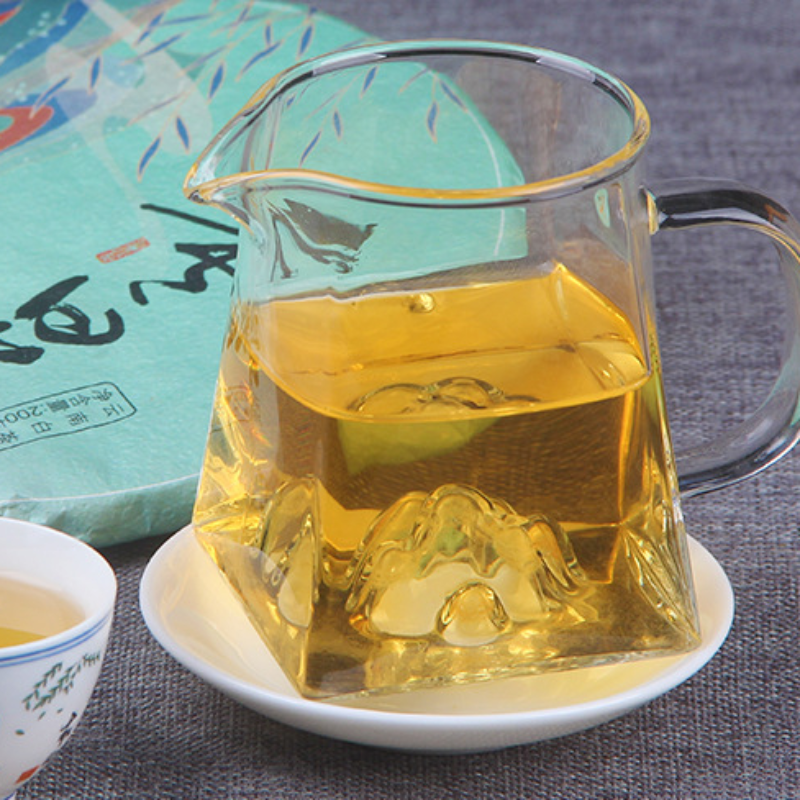 200g ancient Tree Tea Old Pu-erh tea weak tea Tea cake Sweet and tasty