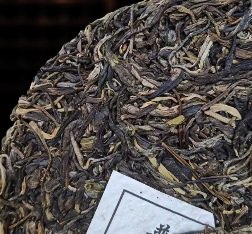 Phoenix Nest Yiwu Ancient Tree Raw Tea Pu-erh Tea Raw Tea 357g One Cake