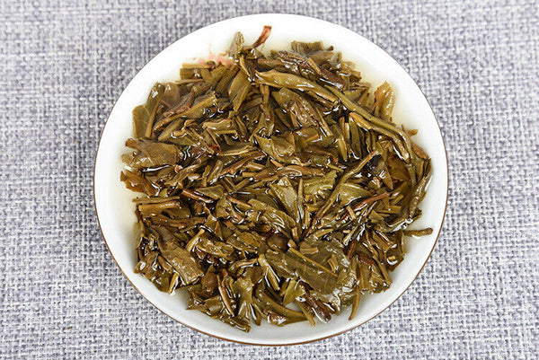 Yunnan Pu'er Tea Early Spring Raw Tea 100g Cake Tea Icelandic Raw Cake Tea