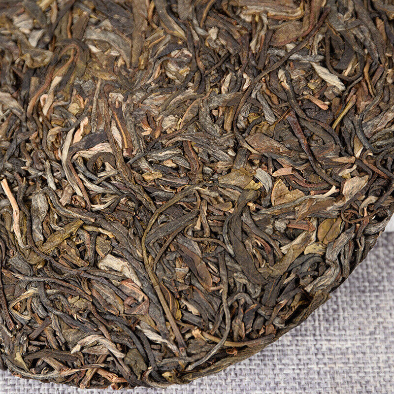 High Quality Yunnan Tea Yiwu 357g Raw Tea Cake 云南茶叶 易武凤凰窝 357克生茶饼 Secondary image