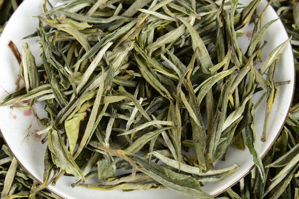 500G Yunnan green needle green tea single bud strong aroma green tea straight