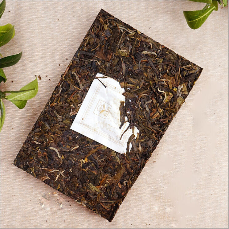 200g Spring Raw Puer Tea Brick Wild Trees Pu-erh Tea Yunnan Natural Green Tea 普洱 Secondary image