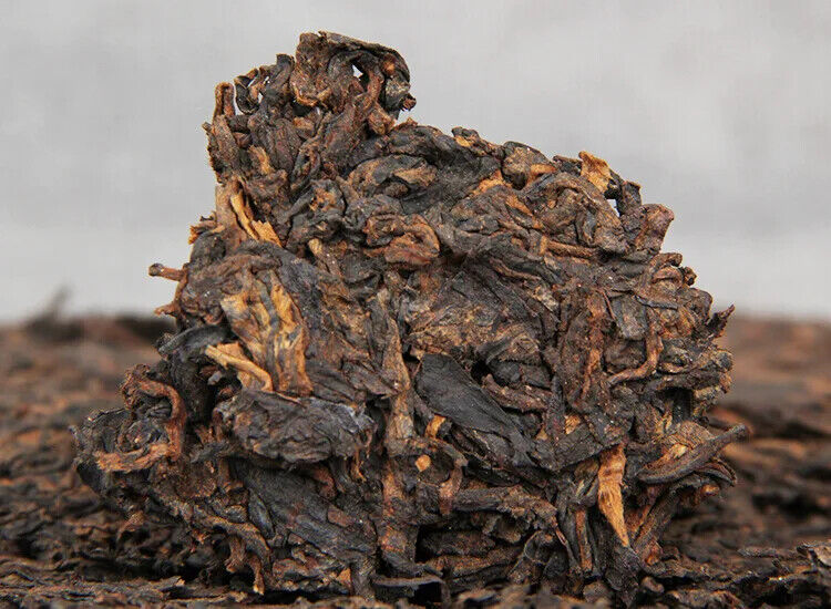 Menghai Pu'er Brown Mountain Palace Pu'er 357g Cooked Old Tree Tea Cake