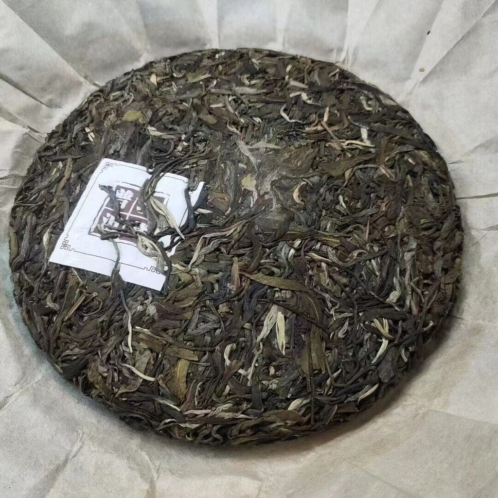 Yunnan Mengku Icelandic Ancient Tree Puerh Tea 357g Raw Tea Cake Pu'er Tea