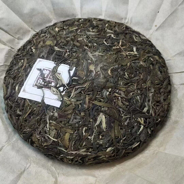 Yunnan Mengku Icelandic Ancient Tree Puerh Tea 357g Raw Tea Cake Pu'er Tea