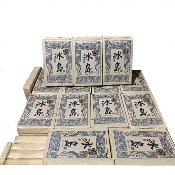 Yunnan Pu'er Raw Tea Icelandic Raw Tea Brick 250g Old Tea Brick