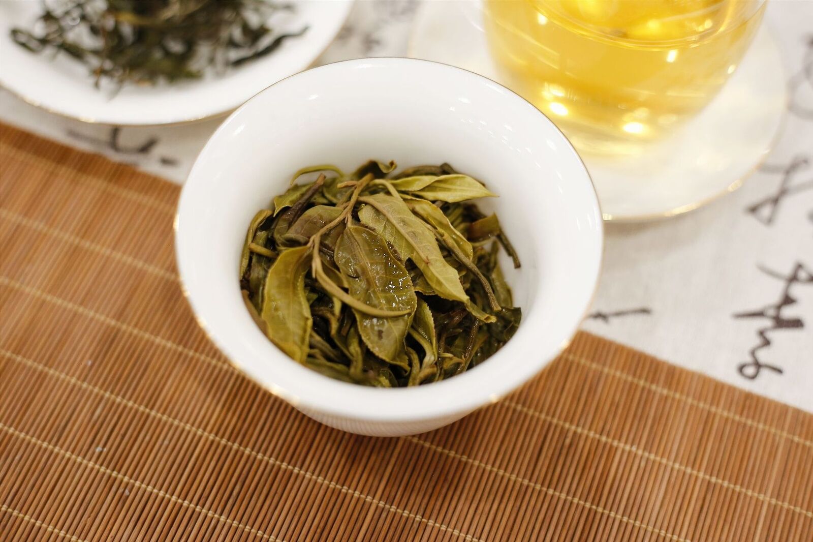 Banzhang Peacock Green Cake Yunnan Pu'er Tea Raw Tea Cake 357g/12.59oz