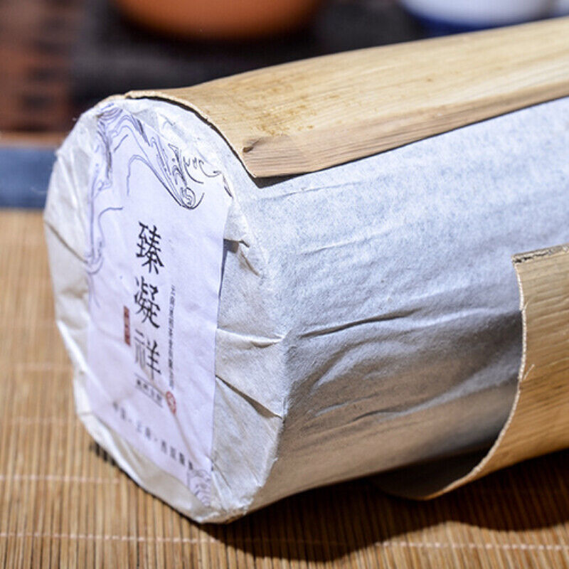 Pu'er Tea Tuo Tea Small Family Sai Ancient Tree Tea Pu'er Tea Column 1000g/2.2lb