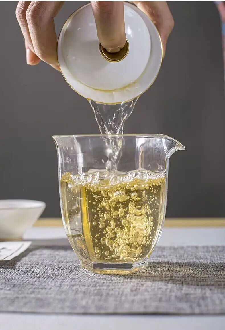 Yunnan Yiwu Peacock Puerh Cake 357g Sheng Puer Tea Compressed Raw Puer Tea Cake