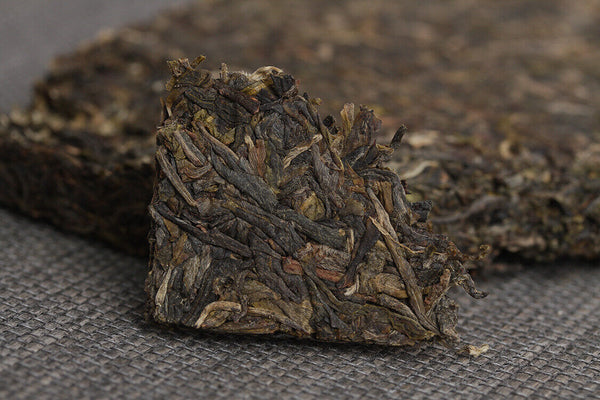 200g Yunnan Pu'er Tea Bulang Spring Tip Pu'er Raw Brick Pre-Mingling Spring Tea