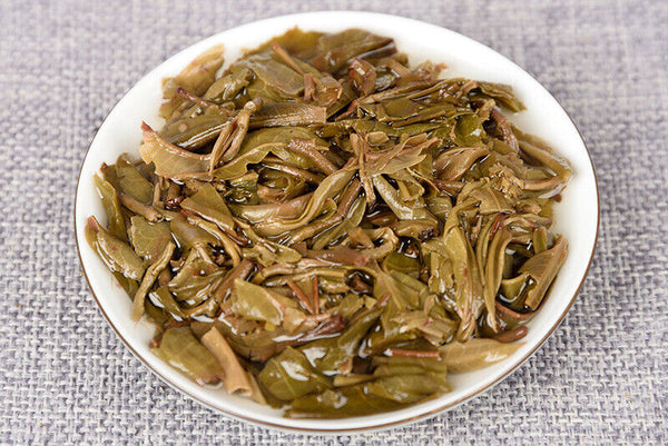Yunnan Pu'er Tea Leaves Yiwu Tea Cake Raw Pu'er Tea Cake 50g