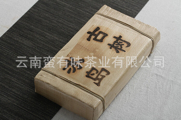 Yunnan Puerh Tea Iceland Ancient Tree Raw Brick 1000g Brick Tea Puerh Tea