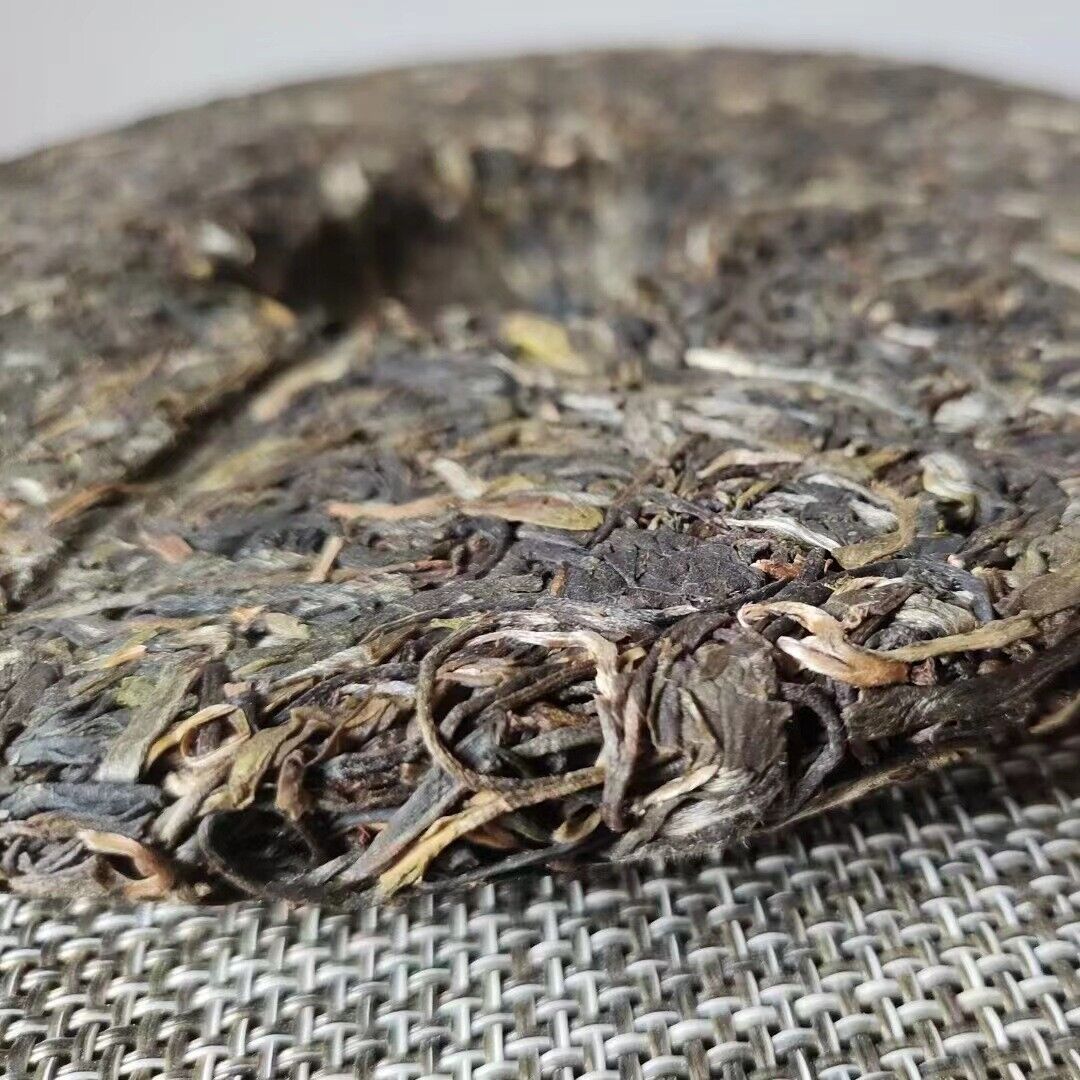Yunnan Tea Menghai Banpen Laozhai Pu'er Raw Tea 357g Cake Tea Secondary image