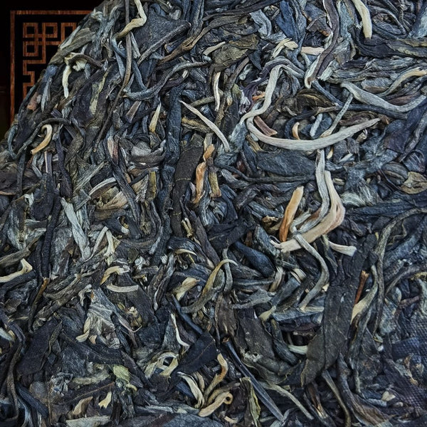 Kunming Pure Dry Storage Xigui Pu'er Tea Tea Leaves Raw Cake Tea 357g/12.59oz