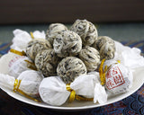 Thé blanc du Yunnan Jinggu Pekoe aiguille d'argent bourgeon de dragon