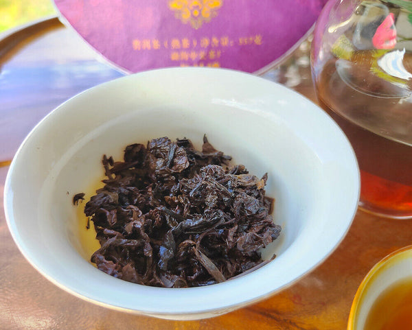 357g Lao Man'e ancient tea Menghai seven cakes ripe Brown Mountain ripe tea cake
