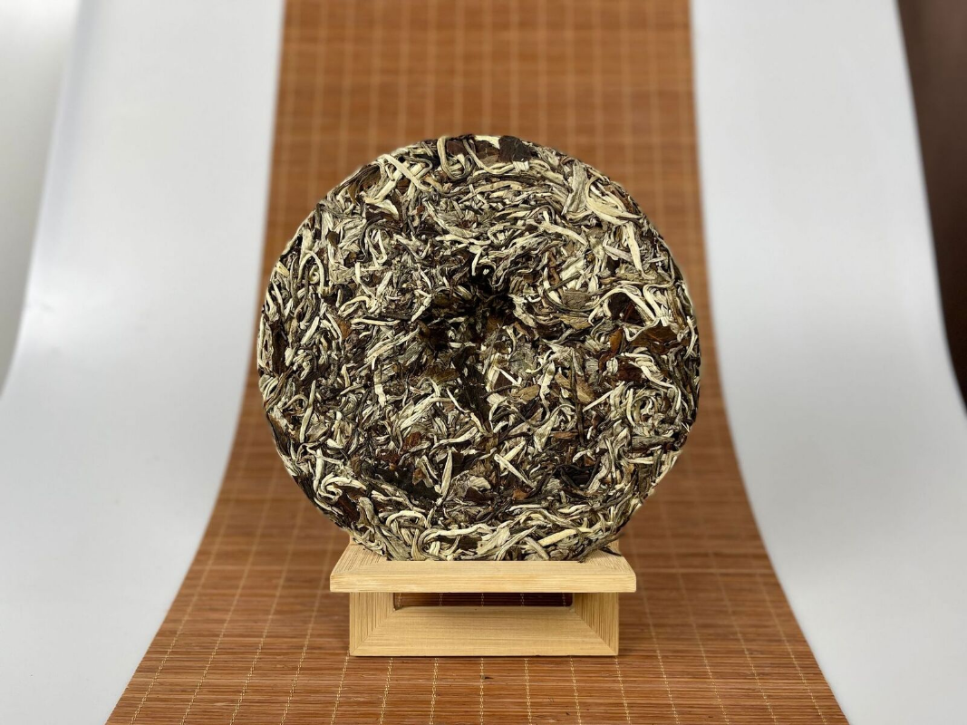 Yunnan Moonlight White Tea Cake White Pfingstrose 357g