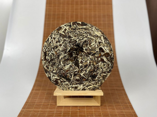 Yunnan Moonlight White Tea Cake White Pfingstrose 357g