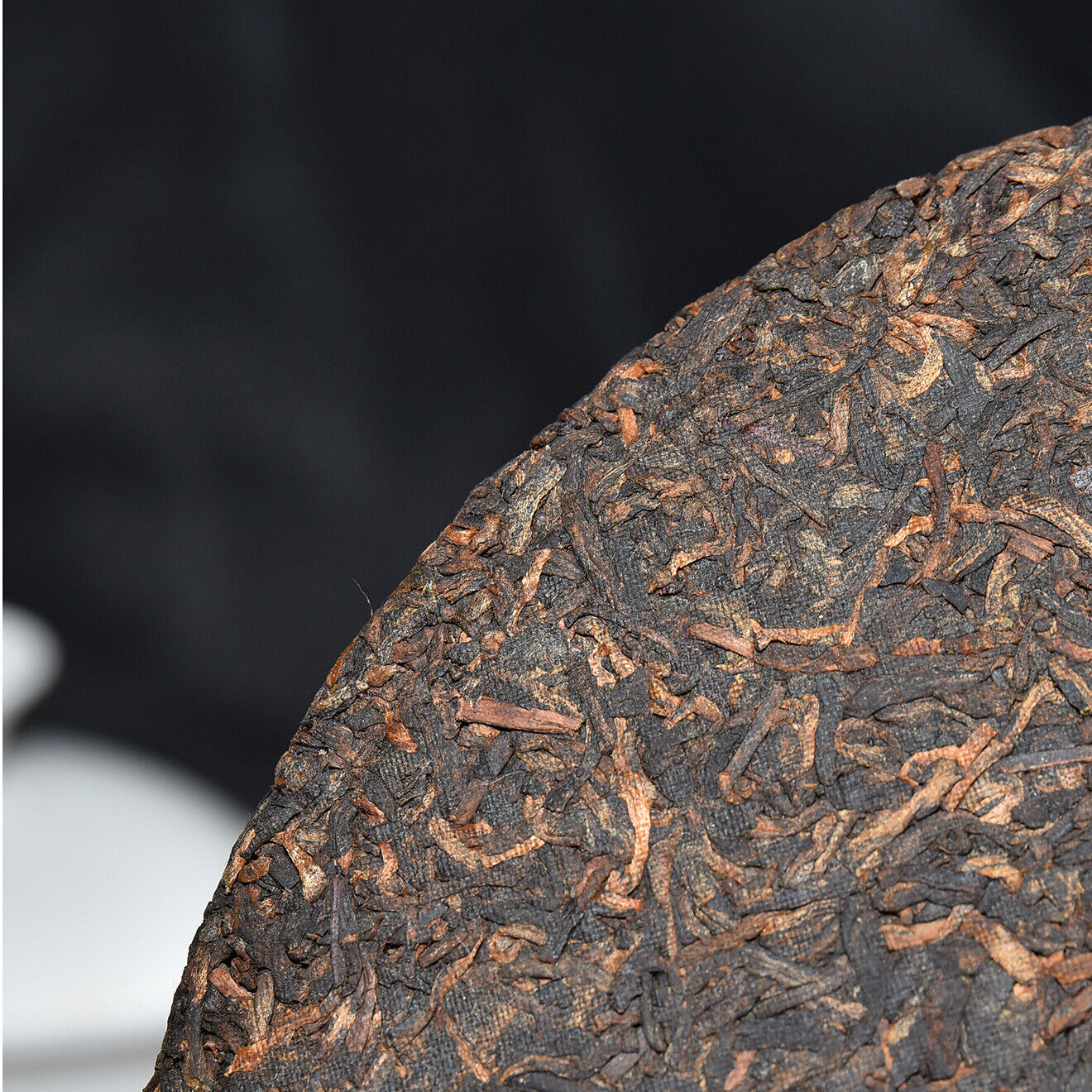 Yunnan Tea Cake Lao Banzhang 357g Golden Buds Pu'er Ripe Tea Cake Secondary image