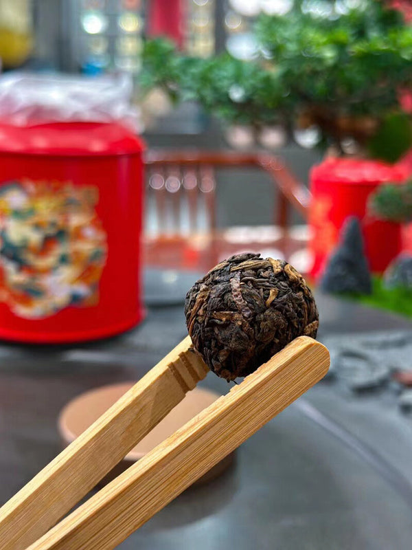 Yunnan Menghai Palace Ripe Tea Xinhui Old Chen Pi Puerh Longzhu Tea 500g