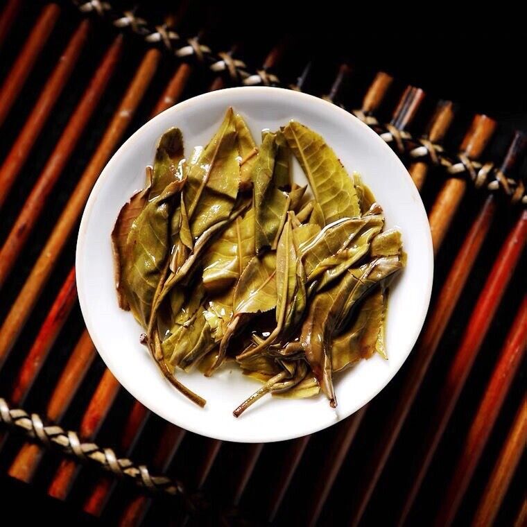 Yunnan Ancient Tree Pure Material Pu'er Raw Tea Man Song Tea Cake 357g/12.59oz