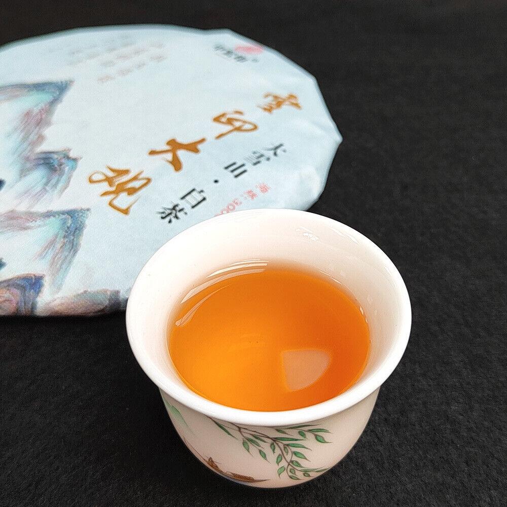 CIFbuy 357g Yunnan white tea cake tea moonlight white Mengku Daxueshan tea leaves