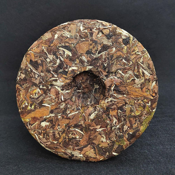 CIFbuy 357g Yunnan white tea cake tea moonlight white Mengku Daxueshan tea leaves