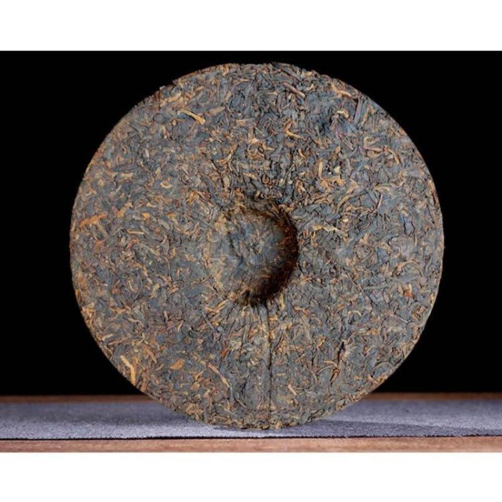 CIFbuy Yunnan Menghai Brown Mountain Ancient Tree Ripe Puer Seven Seeds Tea Cake 357g
云南勐海布朗山古树熟普洱七子饼茶357克