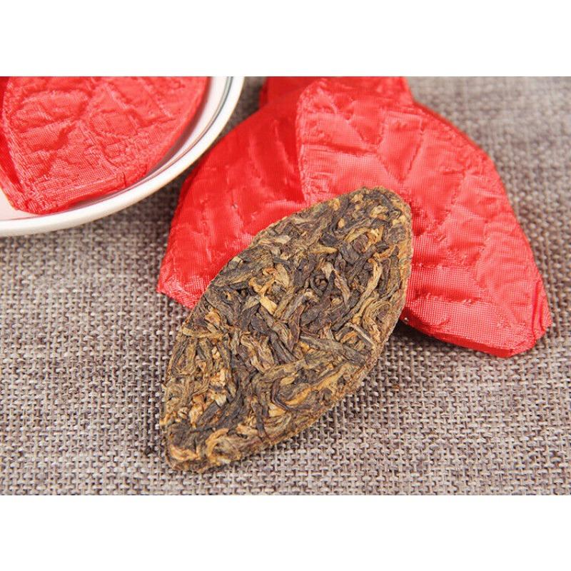 CIFbuy 500g Organic Yunnan Black Tea Fengqing Dian Hong Tea 17.6 Oz