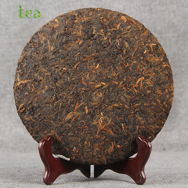 CIFbuy 2018 Batch Yunnan Gongbin Pu'er Ripe Tea, Menghai Gongbin Cizhi Cake, 357g Aged Pressed Pu'er
2018年批次云南贡饼普洱熟茶，勐海贡饼瓷质饼，357克陈年紧压普洱