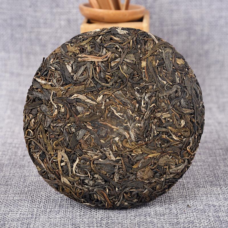 CIFbuy 200g Early Spring Tea Cake Yiwu Tea Ji Lu Shan Yunnan Ancient Tree Pu-erh Tea