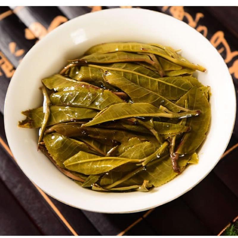 CIFbuy Yunnan Bulang Mountain Banzhang Peacock Ancient Tree Premium Pu erh Raw Cake357g
