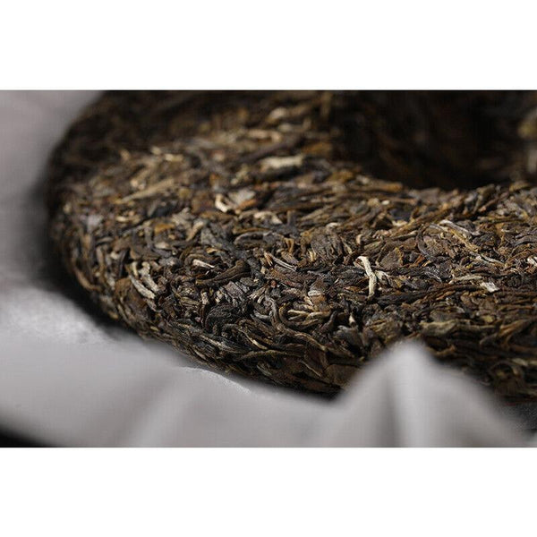 CIFbuy Yunnan Pu'er Tea Yiwu Ancient Tree 357g Pu'er Raw Tea Cake with Orchid Aroma