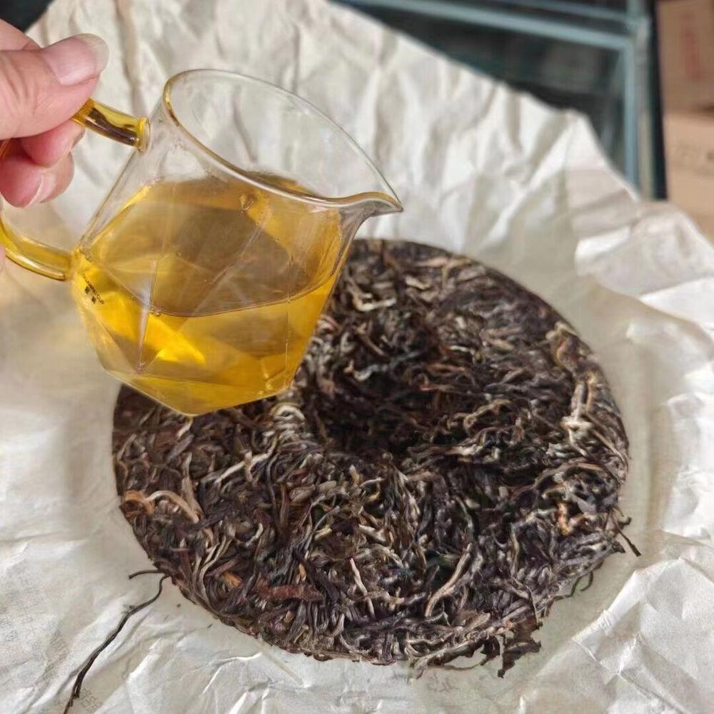 CIFbuy 357g Yunnan Raw Pu-erh Tea Cake Gongnong Peacock Sheng Puerh Tea Pu'er Raw Tea