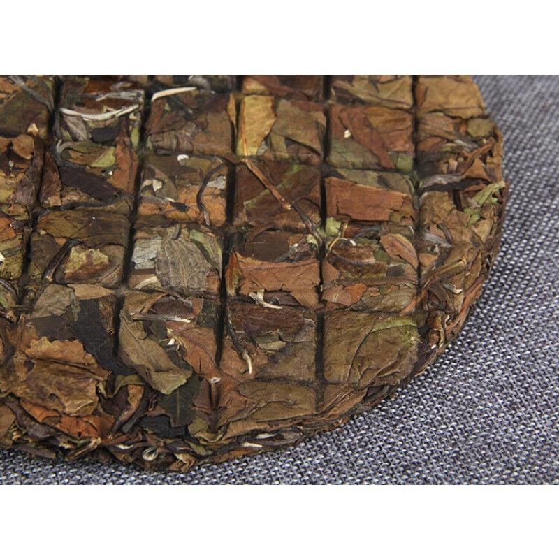 CIFbuy 200g Ancient Tree Tea Old White Tea Yunnan Yiwu Flower and Fruit Tea Cake