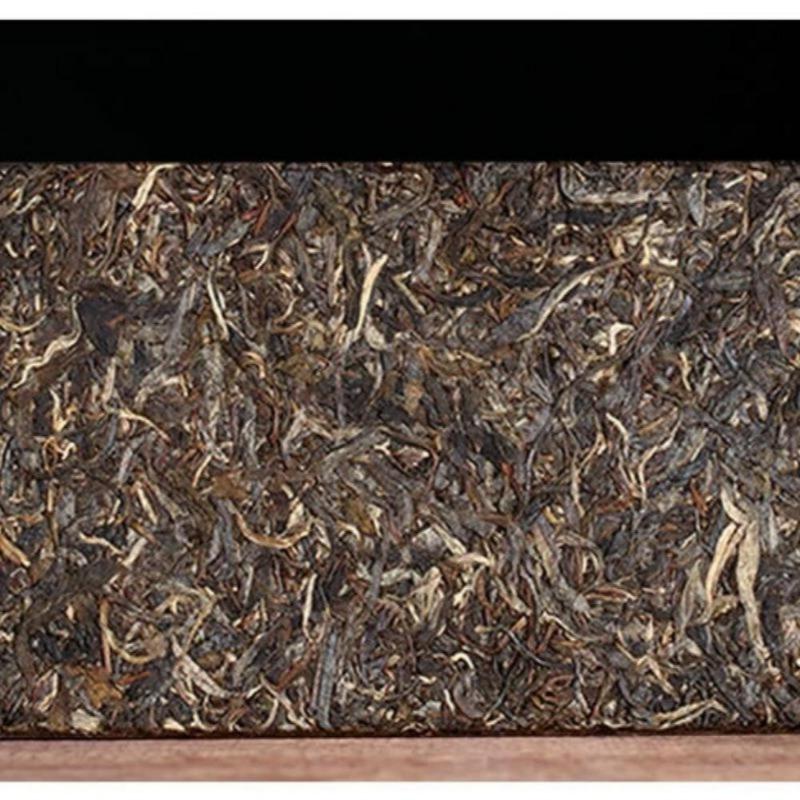 CIFbuy Yunnan Xigui Iceland Premium Ancient Tree Raw Pu-erh Brick 100g Gift Box