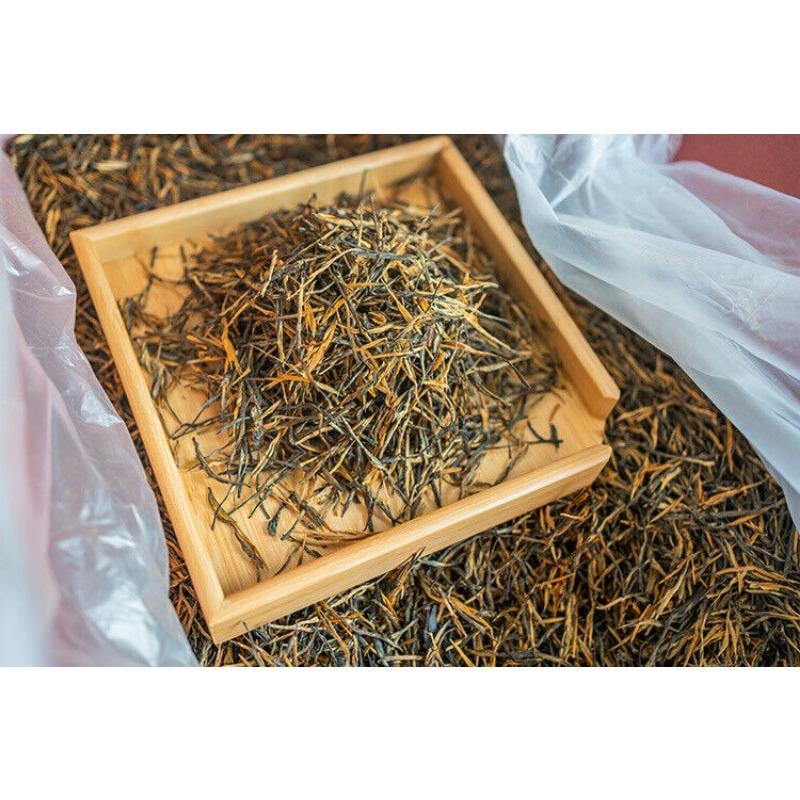 CIFbuy Yunnan Fengqing DianHong tea Pine Needle Un bourgeon une feuille Golden Needle