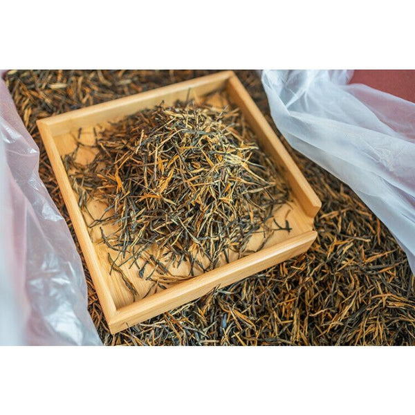 CIFbuy Yunnan Fengqing DianHong tea Pine Needle Un bourgeon une feuille Golden Needle