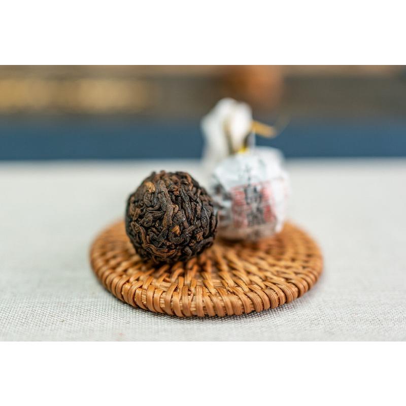 CIFbuy 8g/pastille Icelandic Dragon Pearl Pu-erh Ripe Tea Small Tuocha Dragon Pearl