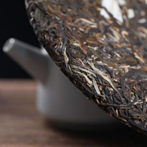 357g Yunnan Raw Puerh Tea Cake Bulang Mountain Pu-erh Shengcha Premium Pu'er Tea
